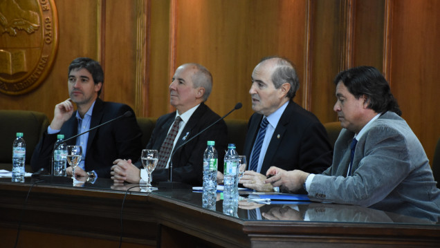 imagen Expertos discutieron políticas electorales de Argentina y Brasil