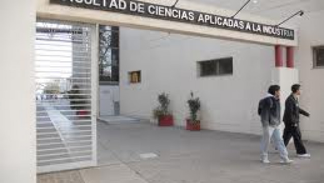 imagen La Facultad de Ciencias Aplicadas a la Industria finalizó su proyecto de capacitación