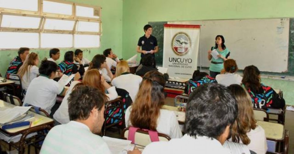imagen Gestores de la UNCuyo difundieron carreras que dicta el "Centro Universitario del Este de Mendoza "
