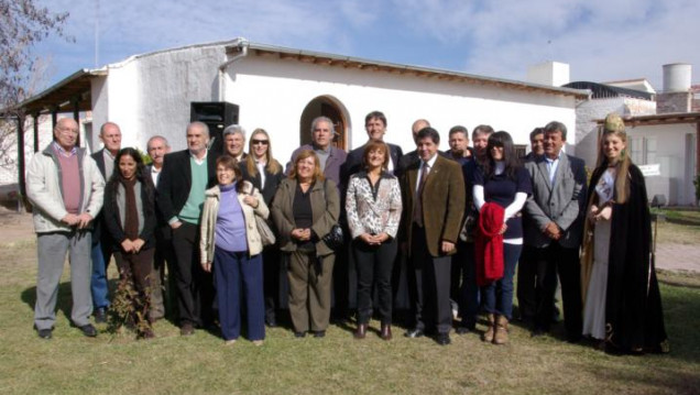 imagen Firma de Acta de Compromiso en el marco de los festejos por el Aniversario de Maipú