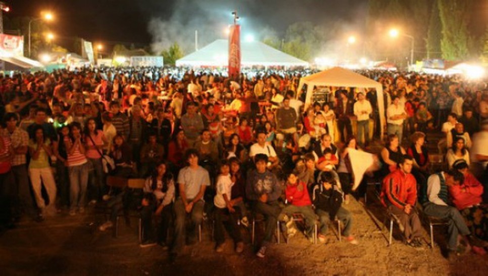 imagen La UNCuyo difundió su oferta académica en la Fiesta de la Vendimia en Tunuyán