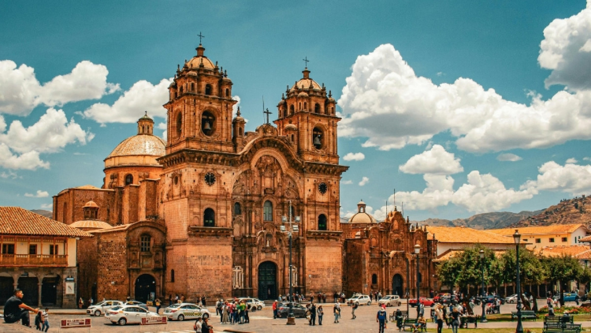 imagen Becas de grado y maestría de la Universidad Peruana Cayetano Heredia en Perú