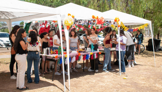 imagen Platos típicos, música y juegos en el clásico Festival Internacional de la UNCUYO