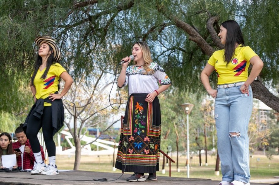 imagen Estudiantes extranjeros compartieron parte de su cultura en el Festival Internacional de la UNCUYO