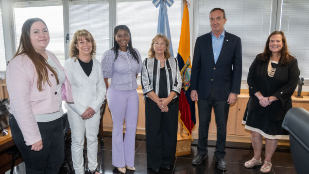 imagen La embajadora del Ecuador visitó la UNCUYO