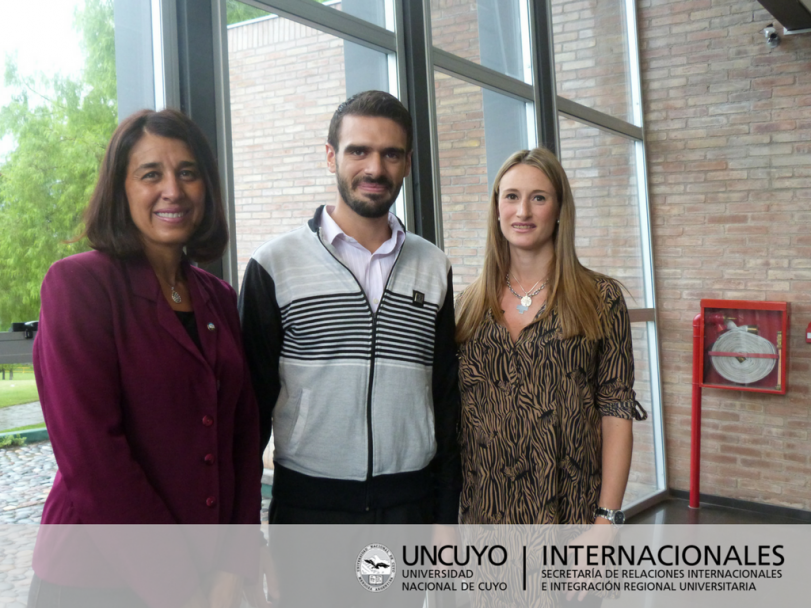 imagen "Tenemos que ser profesores internacionales para formar alumnos idóneos para el mundo actual"