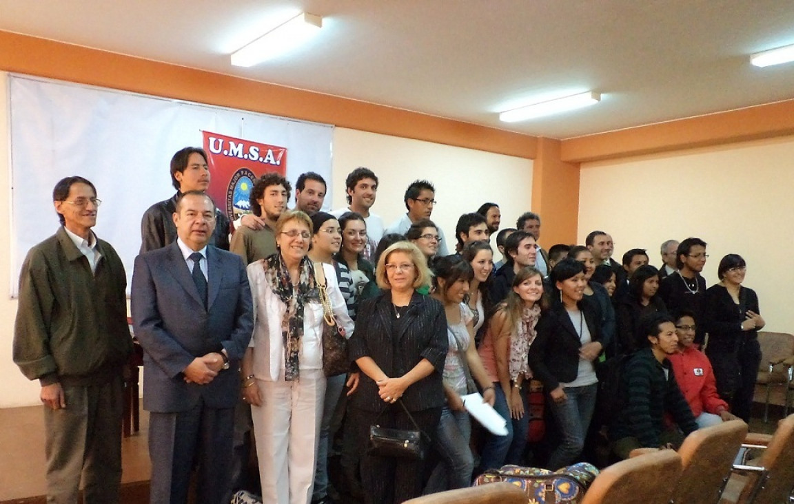 imagen Estudiantes de la UNCuyo dan cierre a la Catedra Virtual en Bolivia.