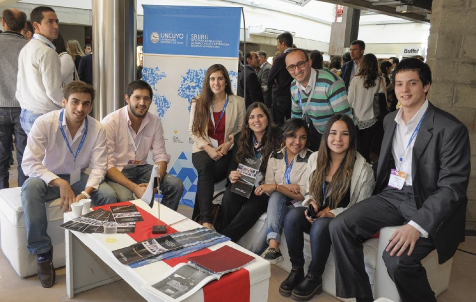 imagen La UNCuyo participó en el Foro Vitivinícola