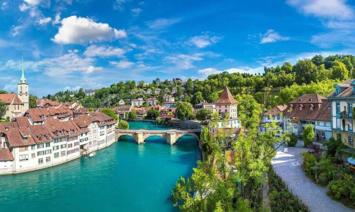imagen Becas para Residencia de Traducción Literaria en Suiza 2027