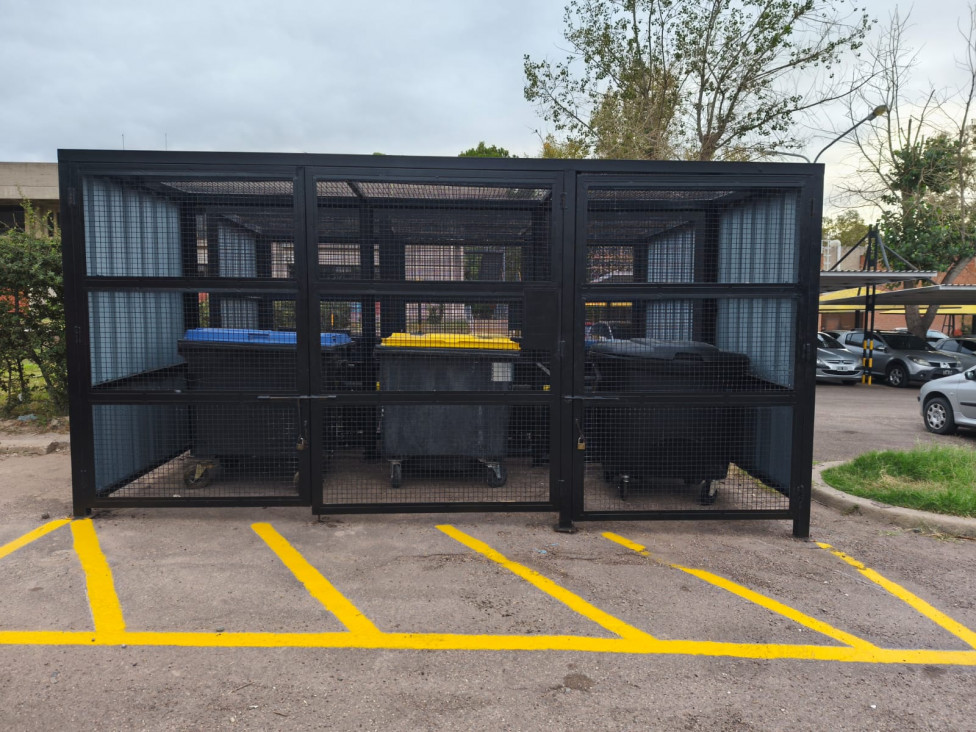 imagen Nueva plataforma de contenedores en la Facultad de Ciencias Políticas y Sociales