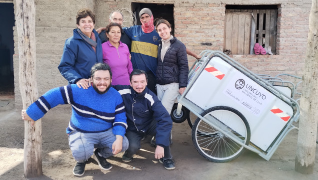 imagen Iniciativas David Ayala Parrado: Entregaron carros a recuperadores urbanos