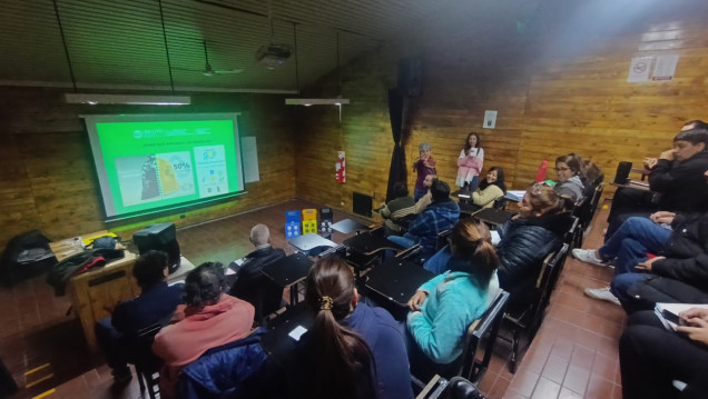 imagen El Programa Residuos del ICA capacitó a la comunidad educativa del Liceo Agrícola y Enológico