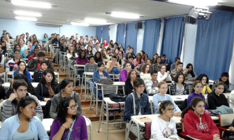 imagen Más de 200 estudiantes de Ciencias Médicas participaron en charlas motivacionales sobre residuos