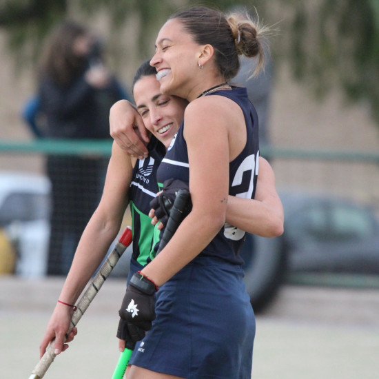 imagen Martina Rinaldi y Andrea Daher, hockey sobre cesped