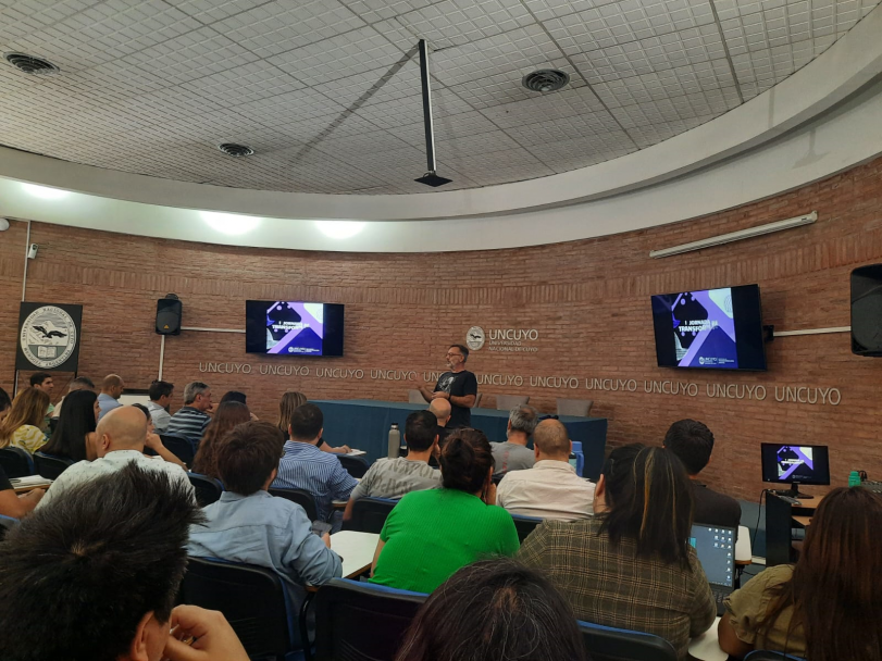 imagen Éxito rotundo en la I Jornada de Transformación Digital de la UNCuyo 