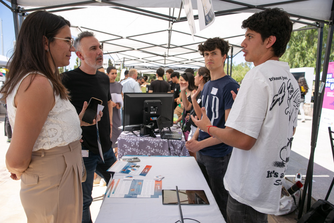imagen ¡Ya están los 40 equipos semifinalistas que participarán del Bootcamp Emprende U 2025!