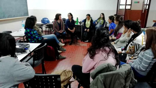 imagen Los trabajos de cuidados y la economía feminista en el centro del debate