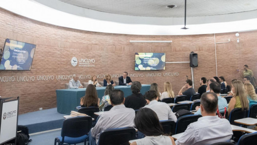 imagen Con un panel de expertos, el Área de Vinculación cerró un año de actividades y proyectos