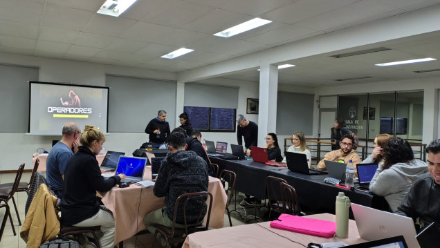 imagen La UNCUYO y SOETeM impulsan la alfabetización digital en el personal de obra del sector telecomunicaciones 