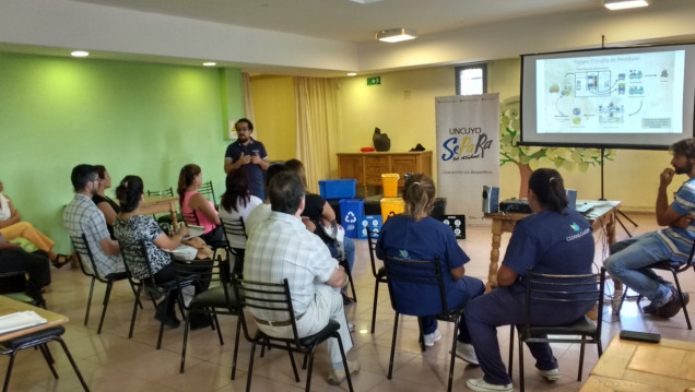 imagen Continúan las capacitaciones sobre la gestión de los residuos para el Personal de Mantenimiento y Servicios en la Universidad