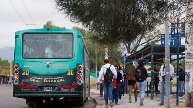 imagen Buscan conocer como la comunidad universitaria se moviliza hacia la UNCUYO